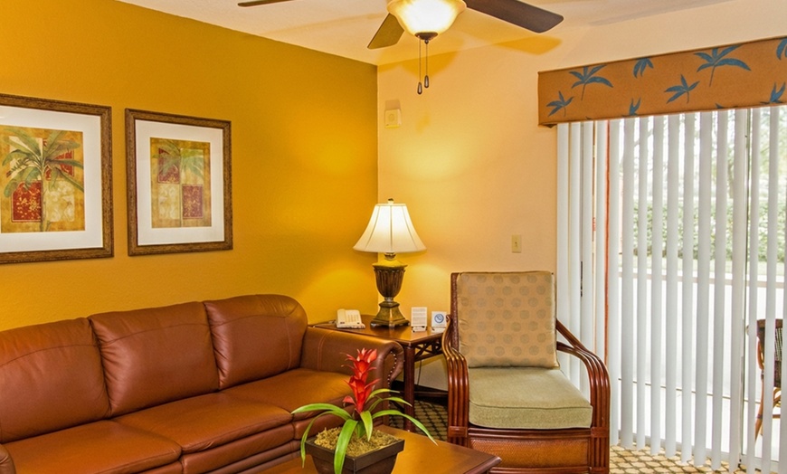 Image 3: Family-Friendly Villas Close to Top Attractions