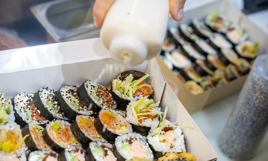 Image 6: Zestawy sushi: Hakuto, wegetariański lub pieczony do wyboru