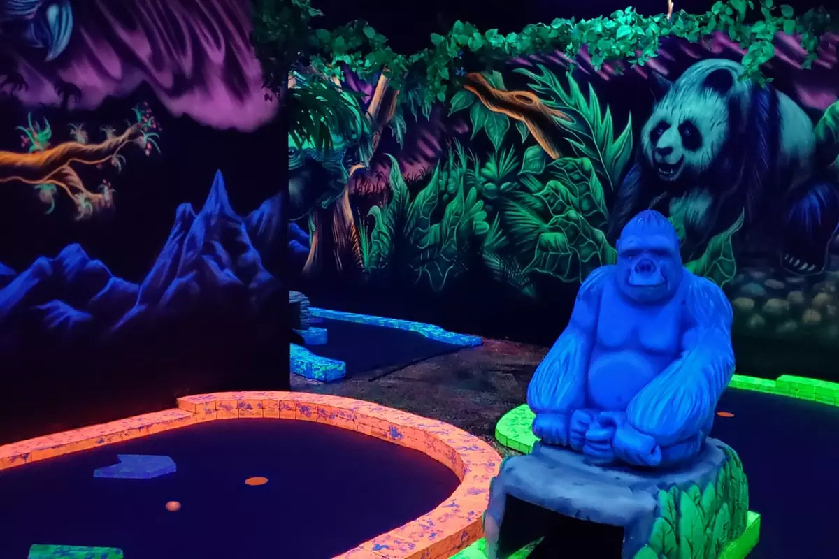 3D Black Light Mini Golf, Pizza & Escape Rooms in Chehalis
