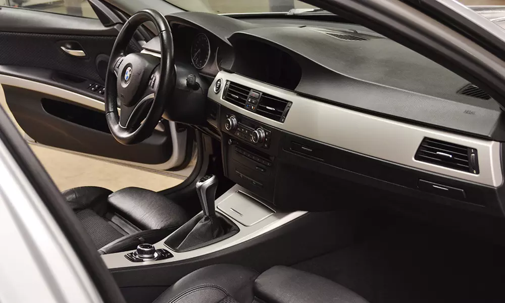 Basis, Premium oder Intensive Innen- und Außenreinigung für 1 Fahrzeug