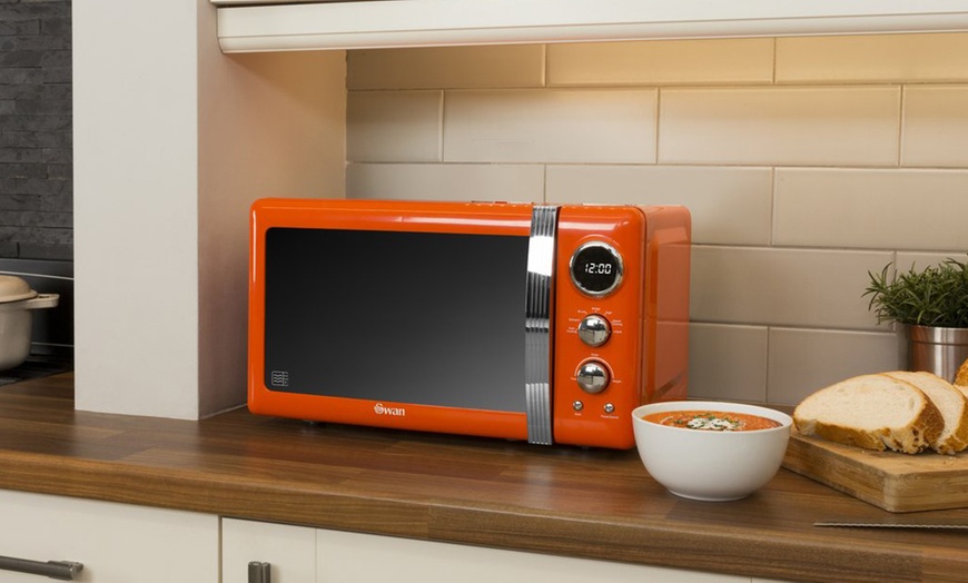 Image 7: Swan 800W Retro Digital Microwave