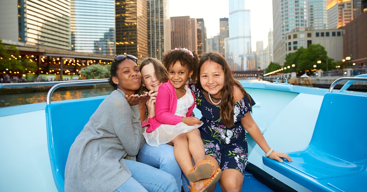 Experience Chicagos Iconic Skyline with General Admission on a Sightseeing River & Lake Cruise with First Lady