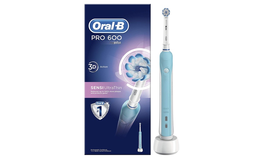 Image 3: Oral-B Pro 600 Electric Toothbrush