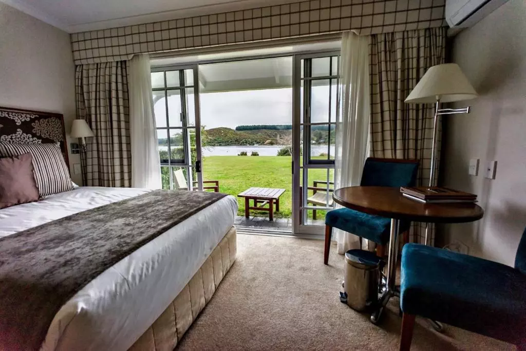 New Zealand: North Island Self‑Drive Escape with Return Flights