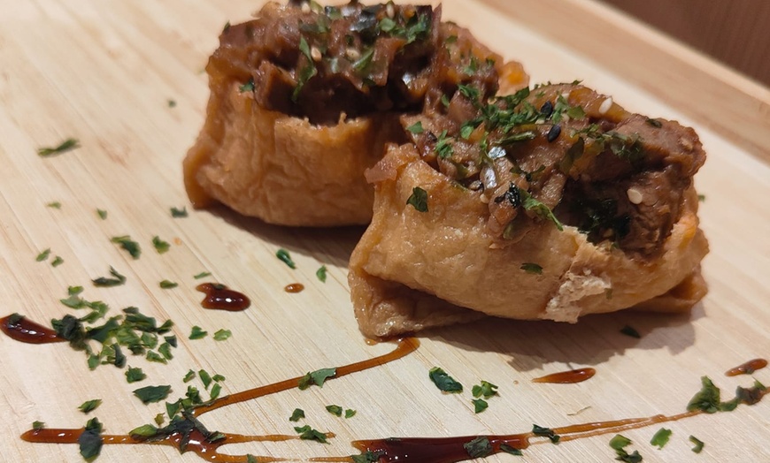 Image 16: Menú asiatico con entrantes, principales y bebidas