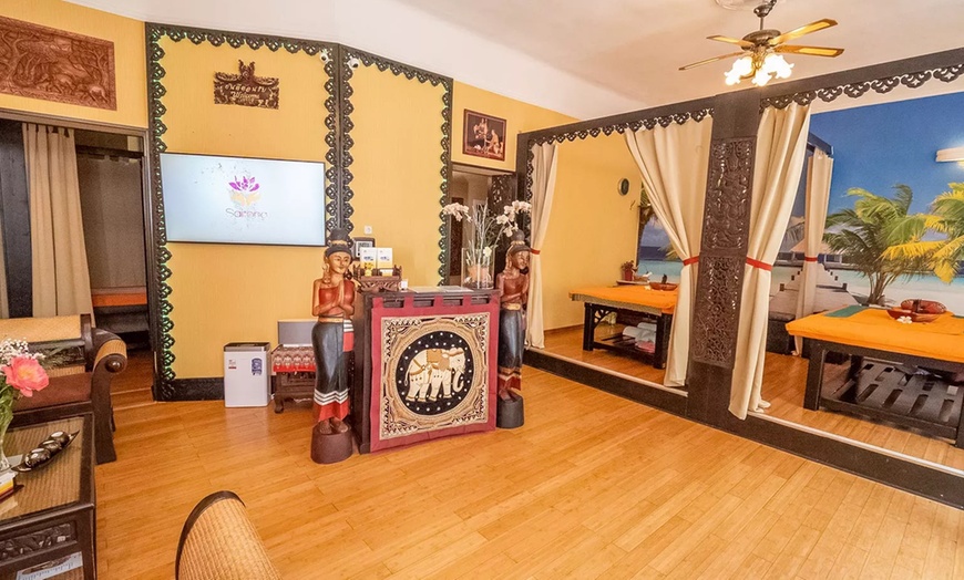 Image 6: Traditionelle Thai-, Aromaöl- oder Rückenmassage für 1 Paar