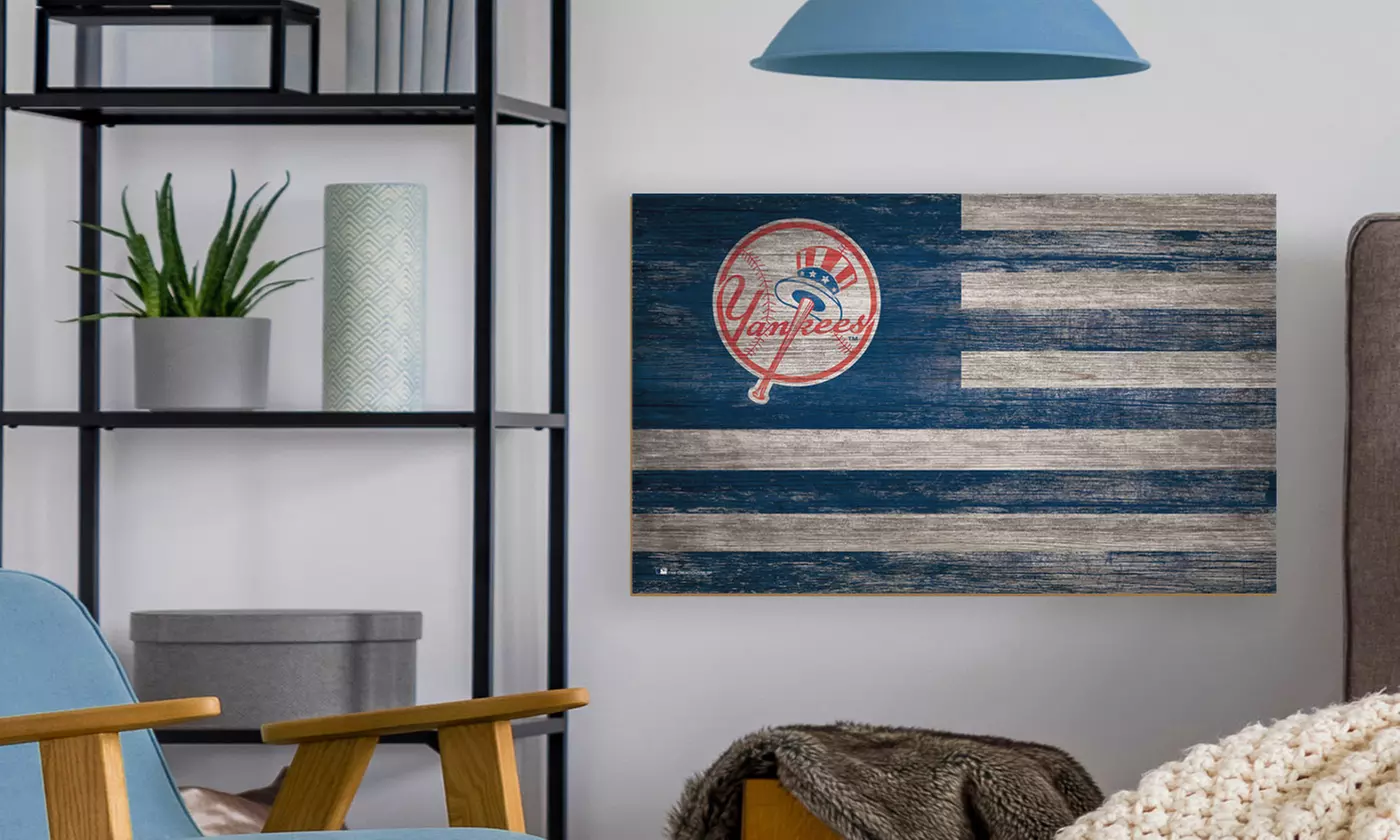 Fan Creations MLB Distressed Flag - Primary Image