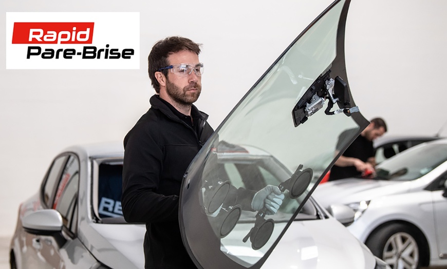 Image 1: Remplacement de pare-brise à 0 € chez Rapid Pare Brise
