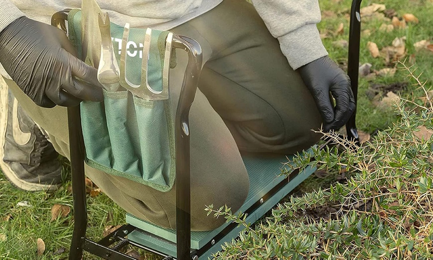 Image 3: Alivio 2-in-1 Lightweight Folding Gardening Kneeler and Seat