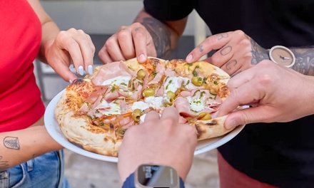 Para 2 personas: menú de hamburguesa o pizza con 2 entrantes, 2 principales y 2 bebidas - Farina i Brasa