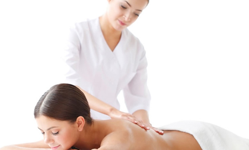 Image 2: Choice of 70-Minute Full-Body Oil Massage with Hot Stone Therapy