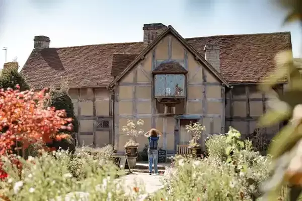 Enjoy Historic Stratford-upon-Avon Golden Tours