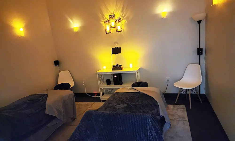 Relax Together with 50 or 90-Minute Choice of Massage for Couples