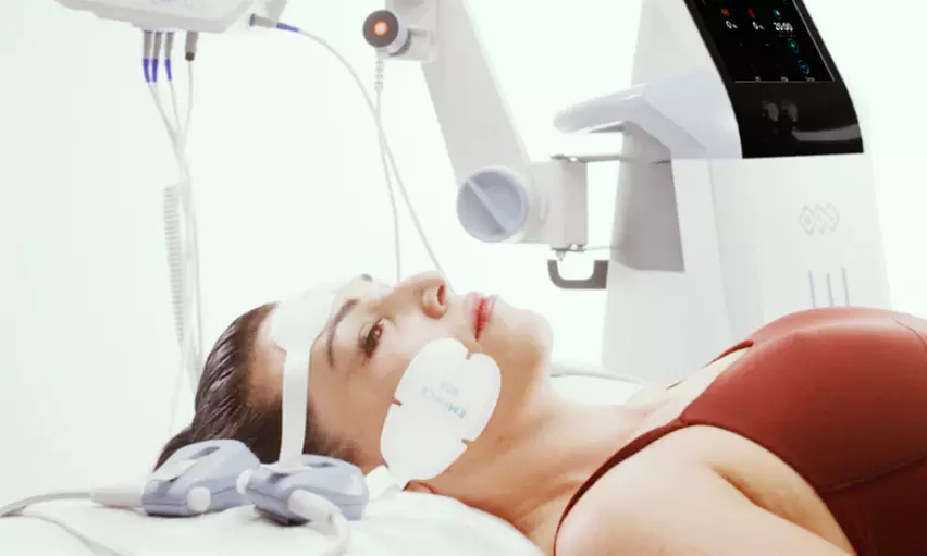 1 o 3 sesiones de estimulación electromagnética facial con efecto lifting para 1 persona; ahorra hasta un 70% - Primary Image