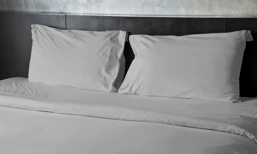 Image 10: King Size Bamboo Comfort 4-Piece 1800 Count Bedding - EXTRA SOFT DEEP SHEETS