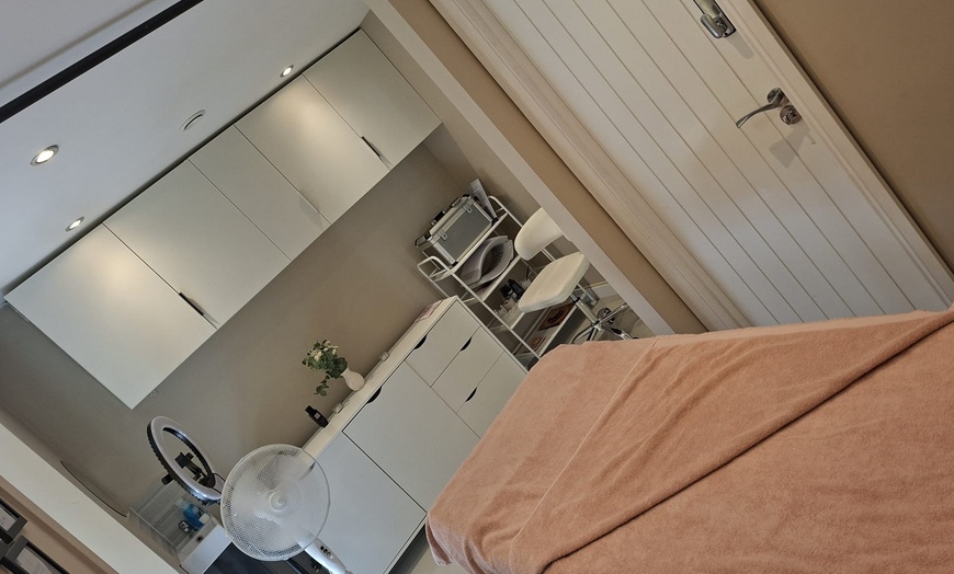 Image 2: One or Three Sessions of Hydrafacial Treatment at Zareen Beauty