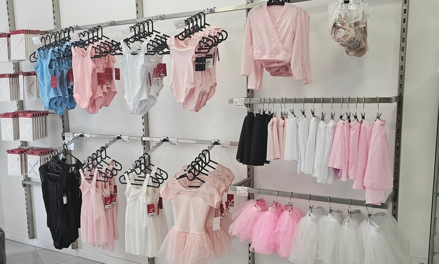 Image 3: Clases de salsa y bachata durante 1 mes para 1, 2 o 4 personas