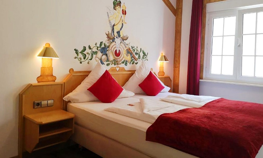 Image 2: Hagnau am Bodensee : chambre double avec PDJ, dîner et thermes