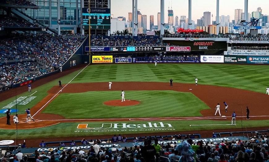 Image 2: LoanDepot Park Stadium Tour – Miami Marlins Behind-the-Scenes