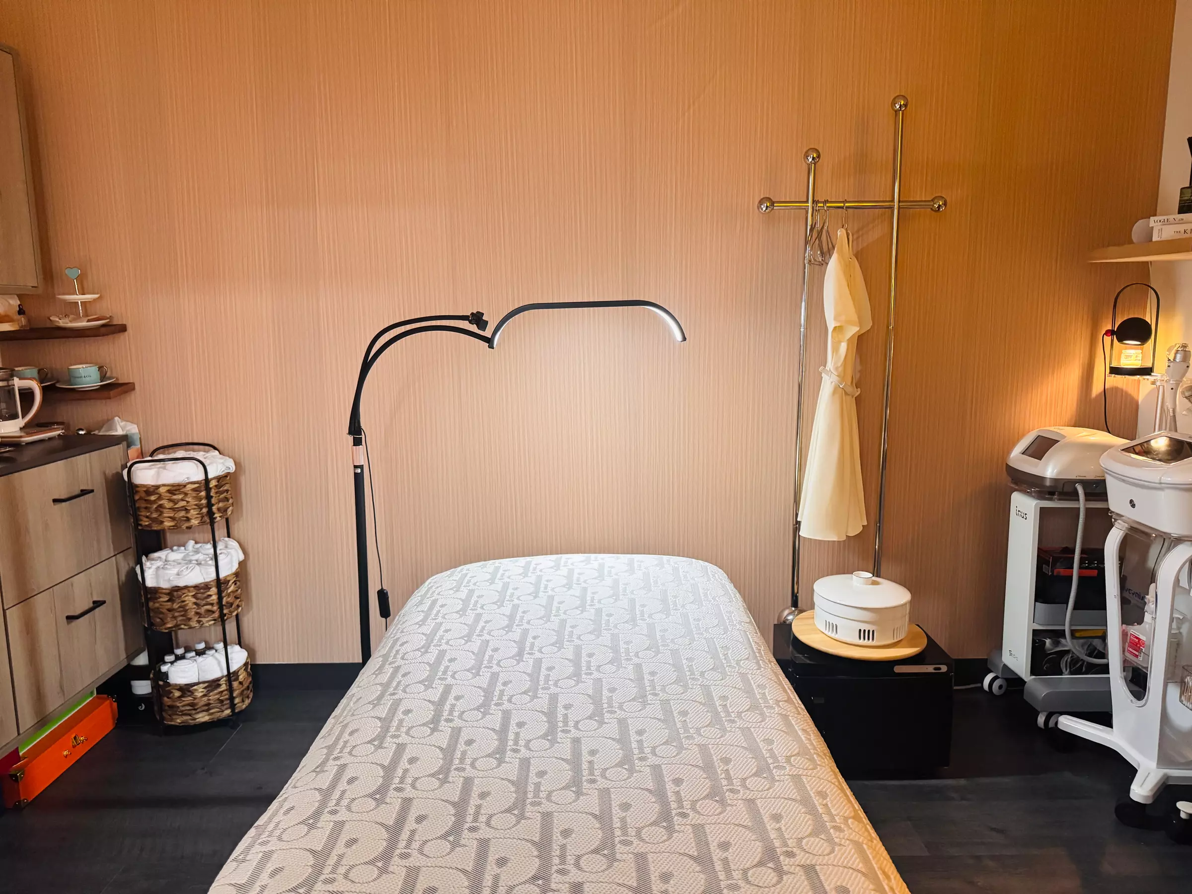 Unwind with a Calming 60, 90, or 120-Minute Lava Shell Massage