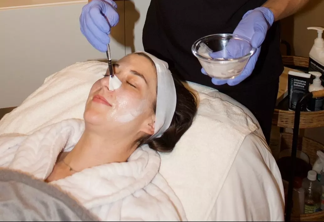 Seasonal Wellness Special: Lymphatic Glow Therapy + Facial & Red-Light