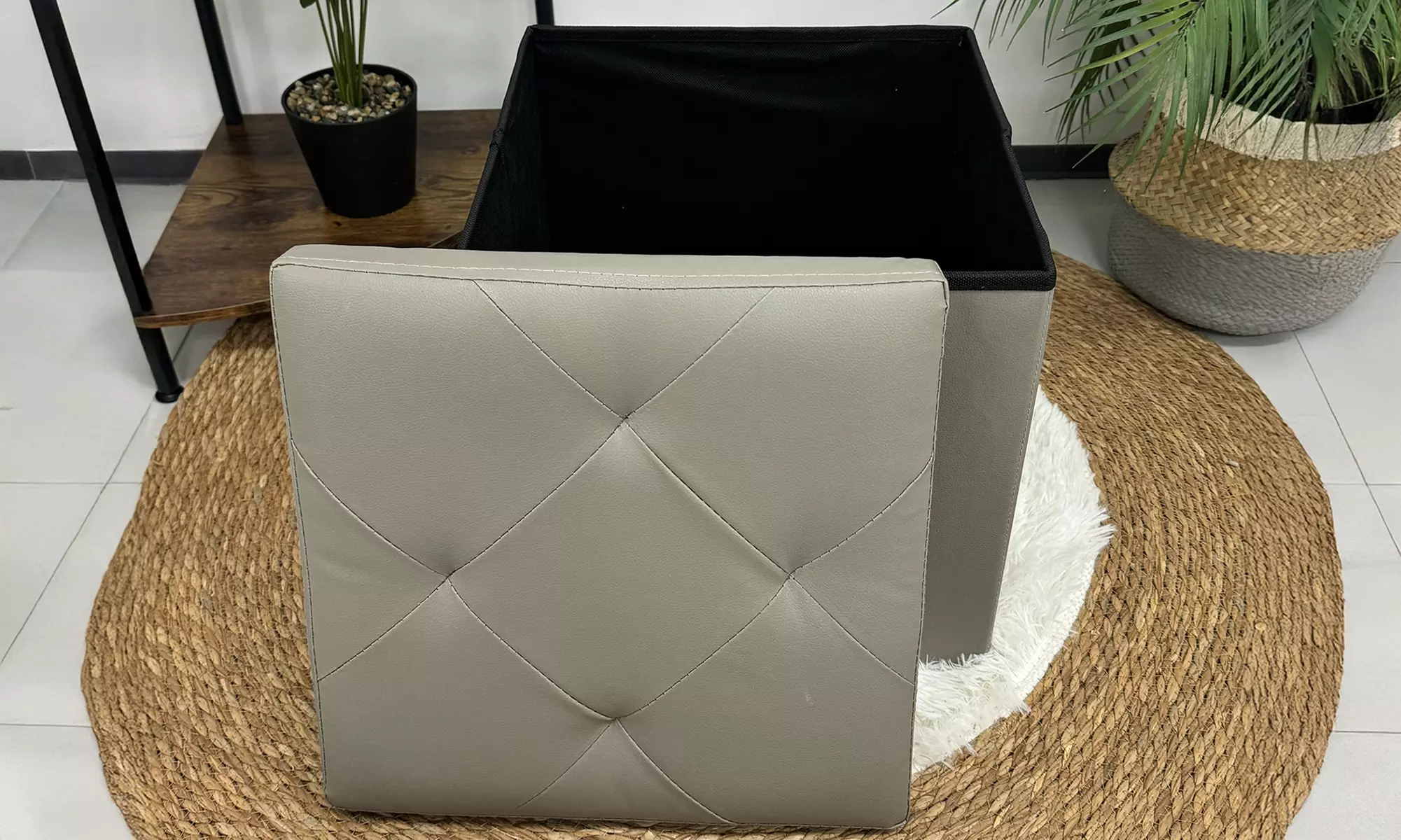 Puf cuadrado en ecopiel con almacenamiento