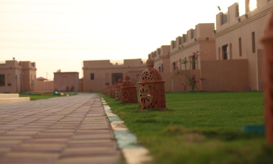 Image 3: Al Ain: 4* Villa Break with Breakfast