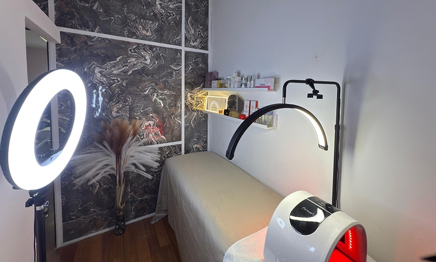 Image 2: Limpieza facial con Glass skin, dermapen o cóctel Skin booster