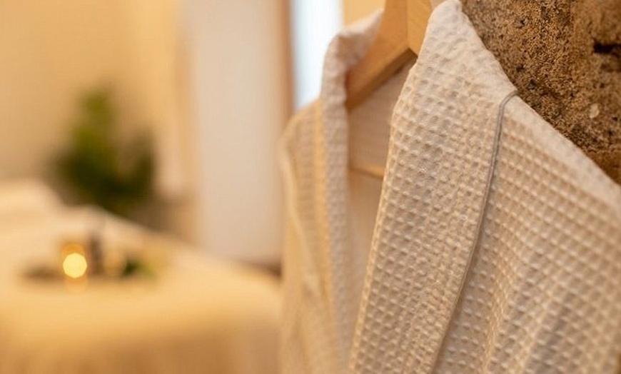 Image 7: Masajes con aromaterapia, aceites y ritual premium