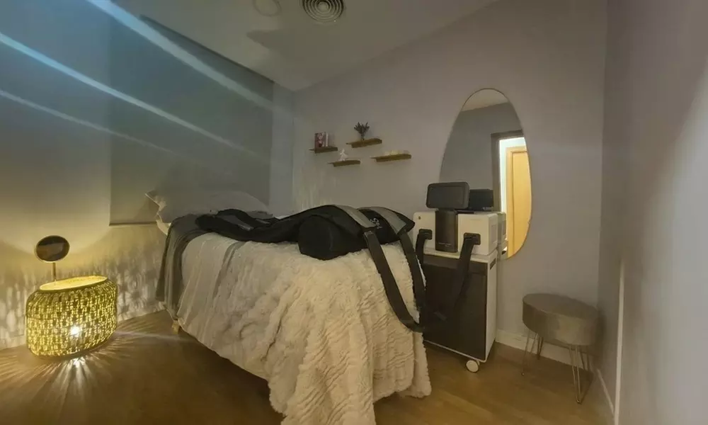 1 o 2 viales de enzimas lipolíticas recombinantes con presoterapia