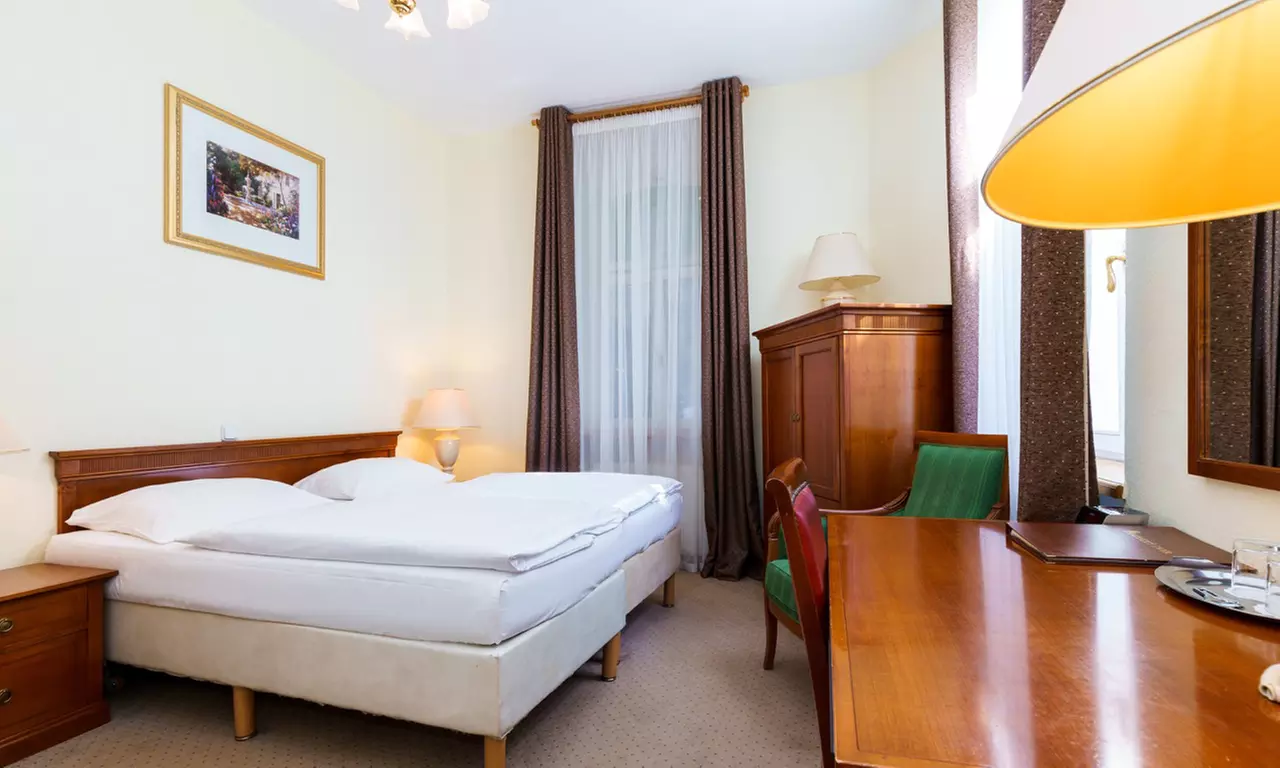 Karlsbad: Doppel- oder Zweibettzimmer inkl. Frühstück und Spa