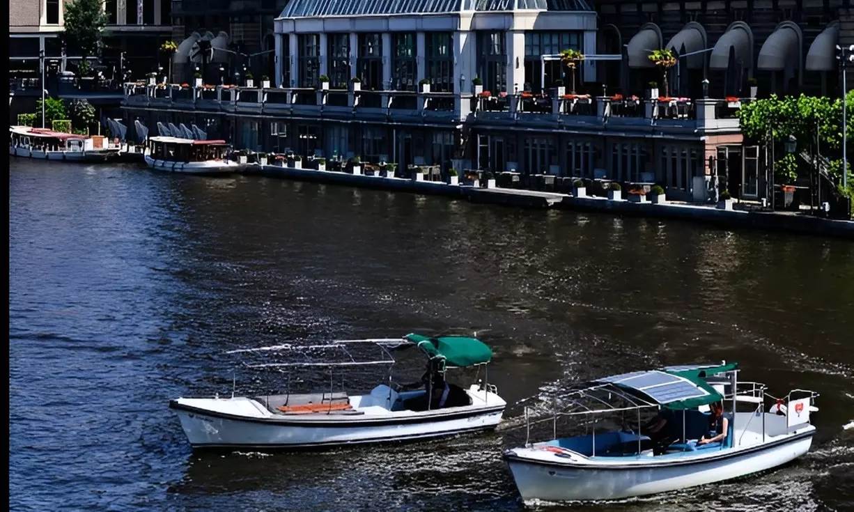 Privé rondvaart door de Amsterdamse grachten met open bar