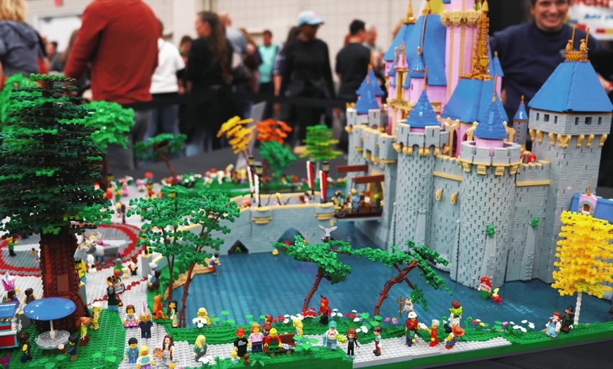 Image 9: Up to 30% Off Nashville's Ultimate LEGO® Fan Convention