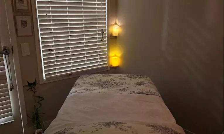 60-Min Swedish or Deep Tissue Massage with Optional Red Light Therapy