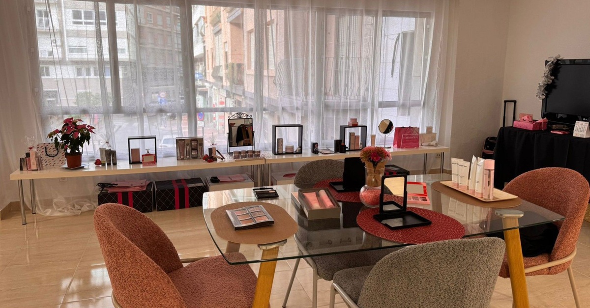 Taller de acuarela con skin care en Alicante