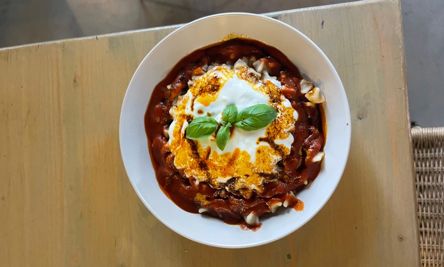Image 7: Herzhafter Genuss: Flammkuchen od. Manti + Softdrink für 2 od. 4 Pers.