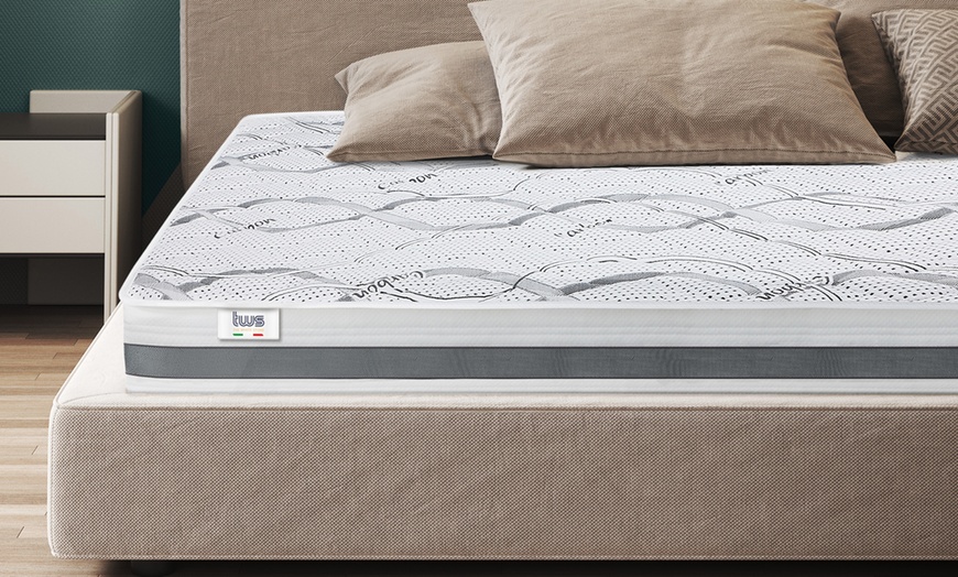 Image 5: Colchón de espuma de agua expandida ergonómico de The White Stone