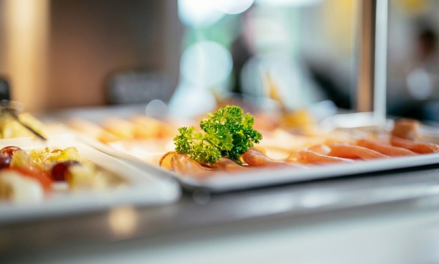 Image 3: Hamburg: Comfort-Doppelzimmer inkl. Frühstück und Fitness-Bereich