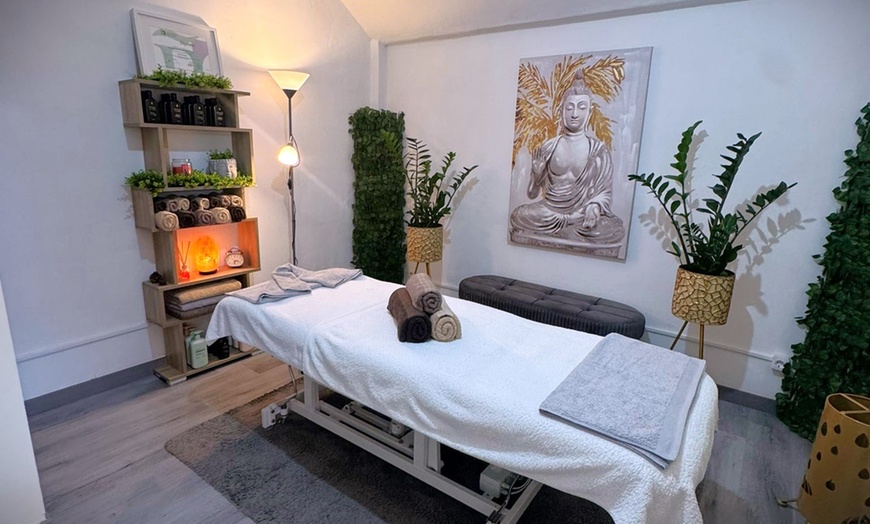 Image 9: Masaje relajante de 45 o 60 minutos para 1 persona