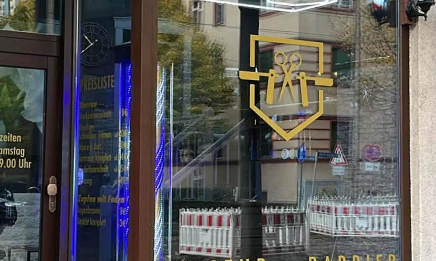 Herren-Haarschnitt inkl. Waschen & Föhnen opt. Bart-Rasur für 1 Person