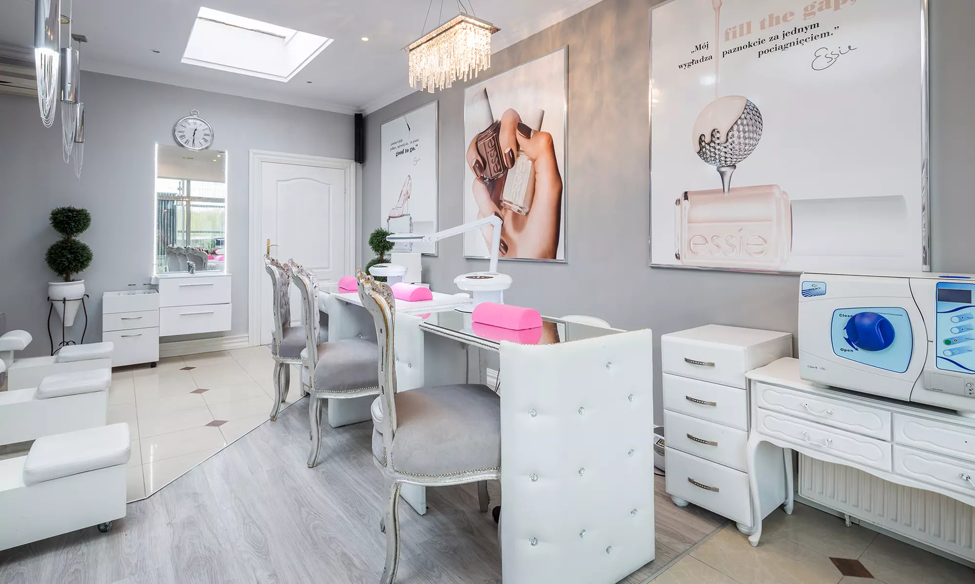 Do 51% zniżki na Zabieg na twarz w Lafayette Salony Pielęgnacji Urody (KN)