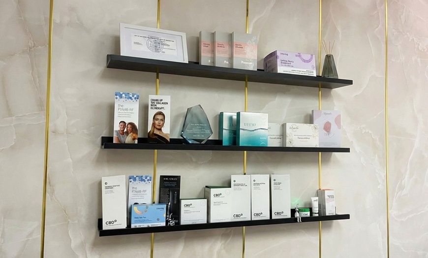 Image 5: Xeomin: Smooth Fine Lines & Deep Wrinkles for a Youthful, Natural Look