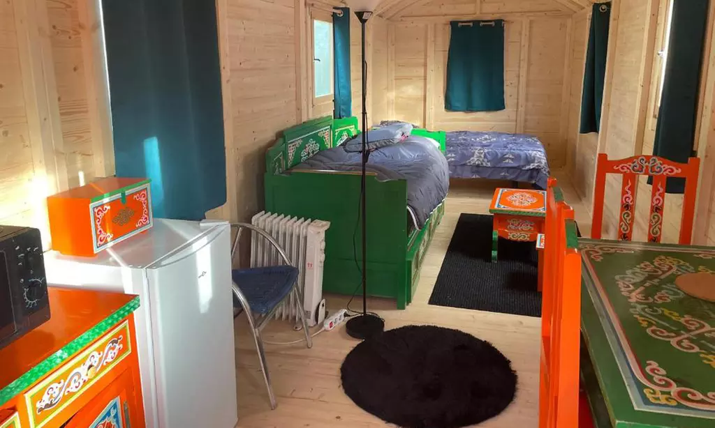 Proche Saint-Malo : yourte ou roulotte avec petit-déjeuner