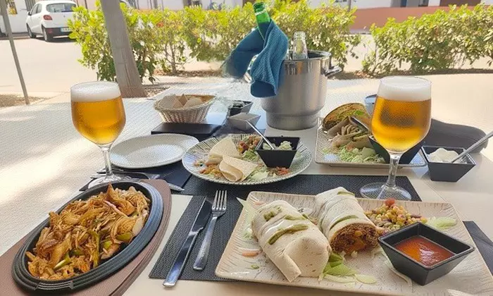 Menú mexicano para 2 o 4 personas con michelada especial de la casa