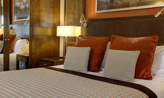 Leeds: Executive Double Room with Late Checkout