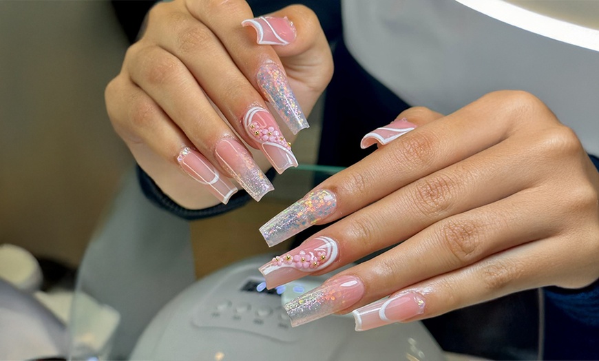 Image 2: Uñas con gel o acrílico talla S-M y opción a diseño para 1 persona