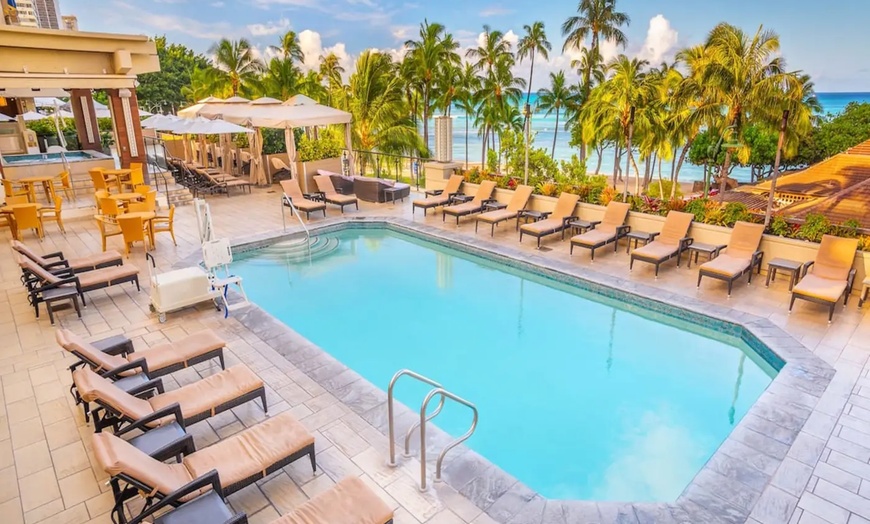 Image 16: ✈ 4-Day Hawaii Vacation with Air from Great Value Vacations