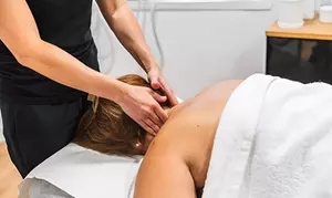 Luxe massage van 30 minuten en naar keuze een gezichtsbehandeling van 60 minuten (tot 40% korting)