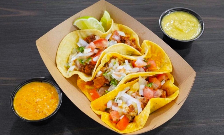 Image 4: Menú sencillo o completo a elegir con burgers y tacos