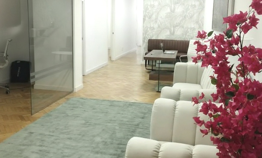 Image 6: Tratamiento de relleno facial en la clínica D Angelo medicina estética